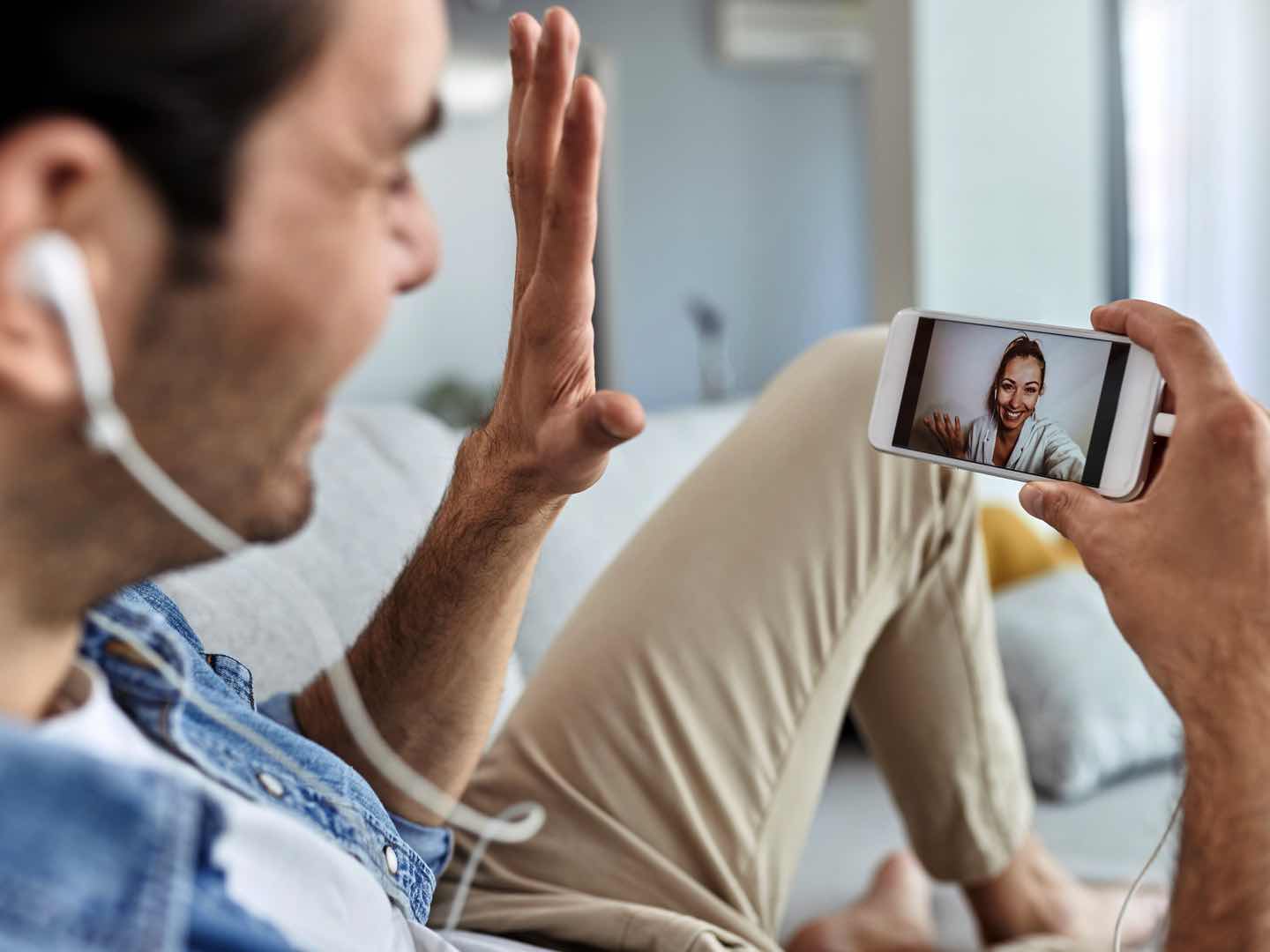  How To Handle Long Distance Relationship HacksTrive